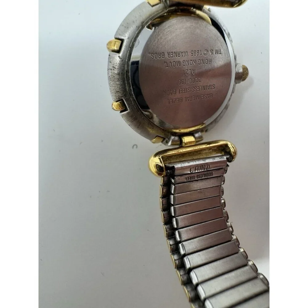Vintage Armitron WARNER BROTHERS Bugs Bunny Silver & Gold Stretch Band Watch - Picture 6 of 6